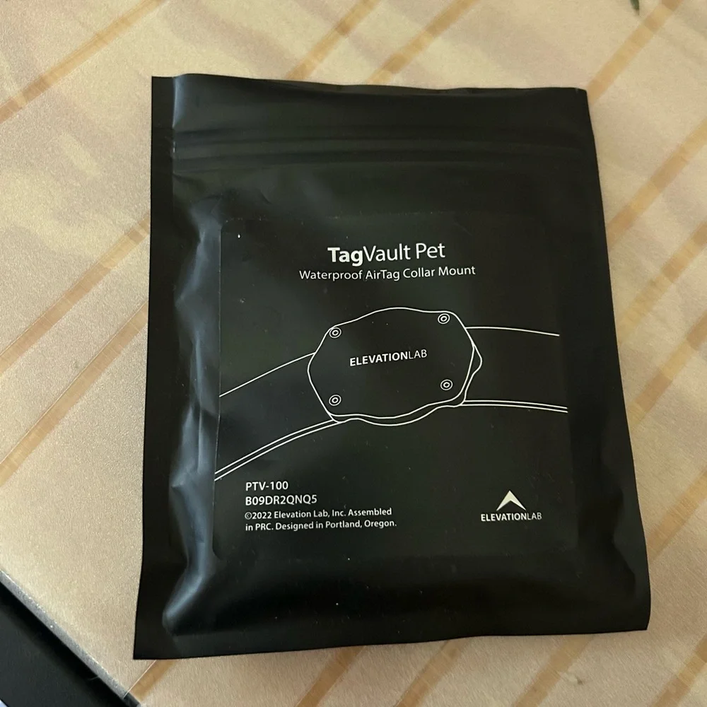 New Elevation Lab TagVault Pet Collar Mount